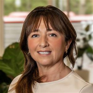 Porträttbild av medarbetare på bankkontoret.