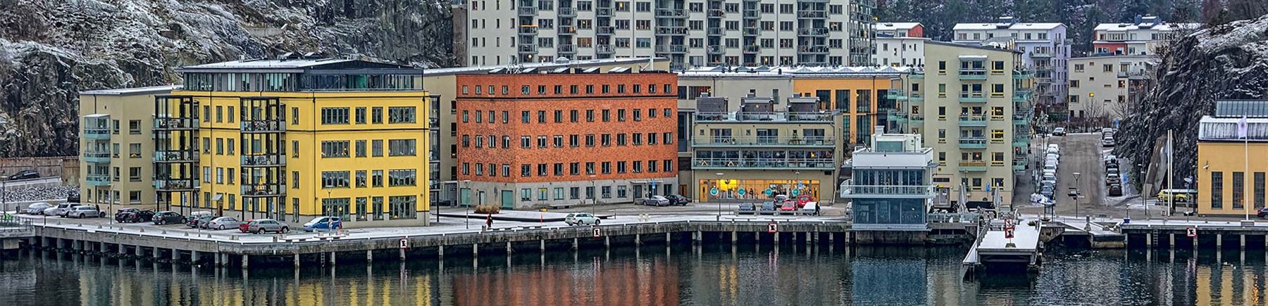 Färgglada bostadshus i Finnboda, Stockholm.