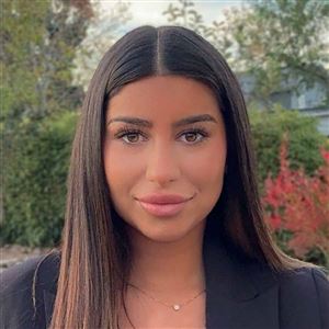 Porträttbild av medarbetare på bankkontoret.