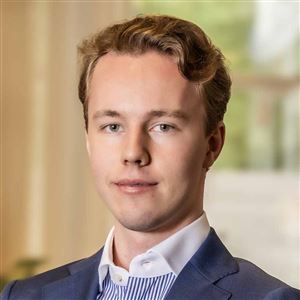 Porträttbild av medarbetare på bankkontoret.