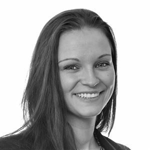 Porträttbild av medarbetare på bankkontoret.