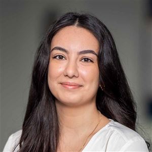 Porträttbild av medarbetare på bankkontoret.