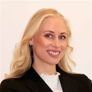 Porträttbild av medarbetare på bankkontoret.