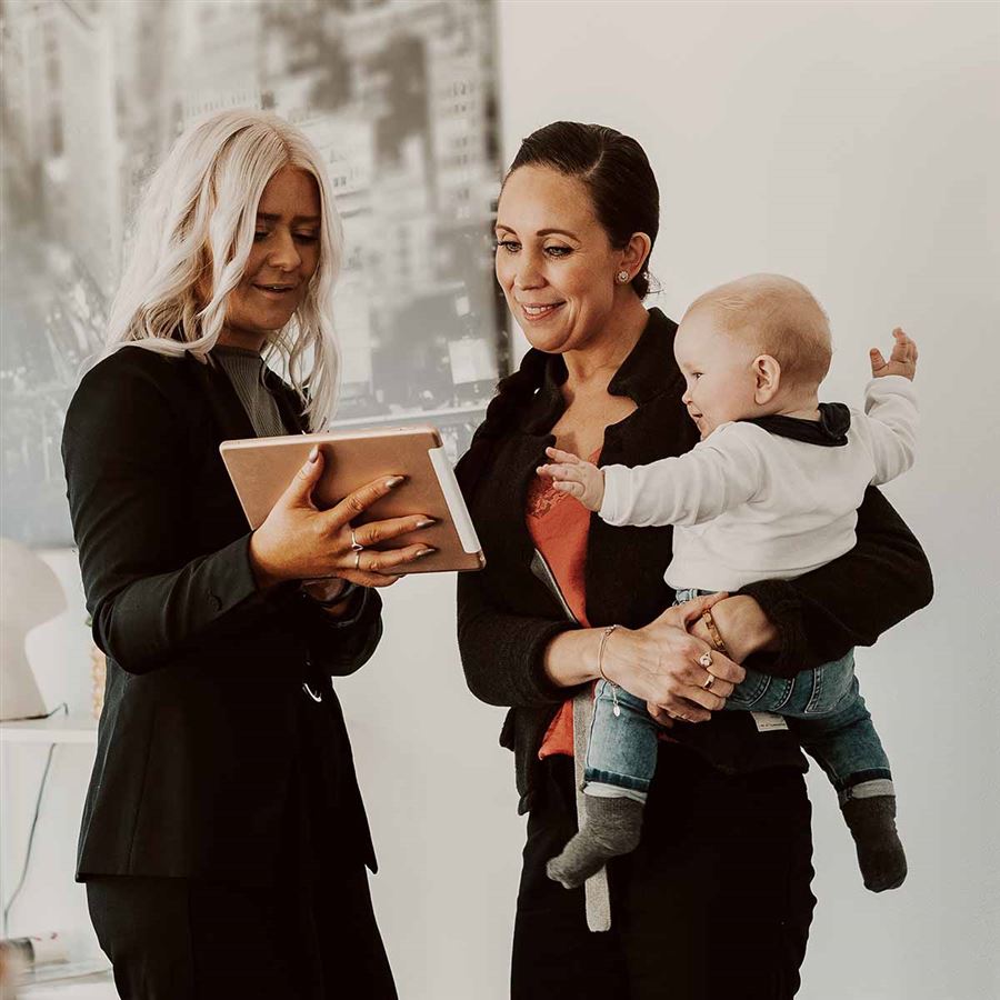 Värdering av bostad förmedlas till mamma med barn.