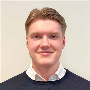 Porträttbild av medarbetare på bankkontoret.