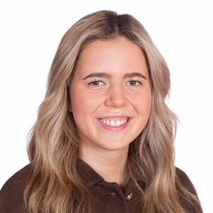 Porträttbild av medarbetare på bankkontoret.