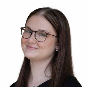 Porträttbild av medarbetare på bankkontoret.