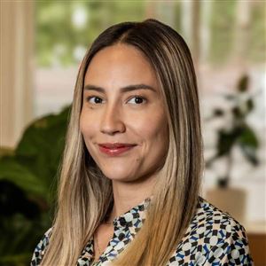 Porträttbild av medarbetare på bankkontoret.