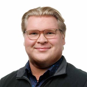 Porträttbild av medarbetare på bankkontoret.