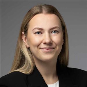 Porträttbild av medarbetare på bankkontoret.