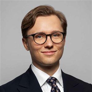Porträttbild av medarbetare på bankkontoret.