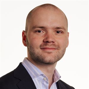 Porträttbild av medarbetare på bankkontoret.