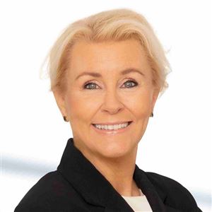 Porträttbild av medarbetare på bankkontoret.