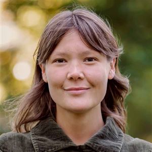 Porträttbild av medarbetare på bankkontoret.