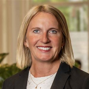 Porträttbild av medarbetare på bankkontoret.