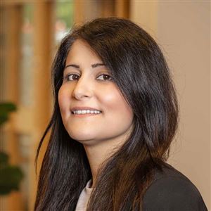 Porträttbild av medarbetare på bankkontoret.