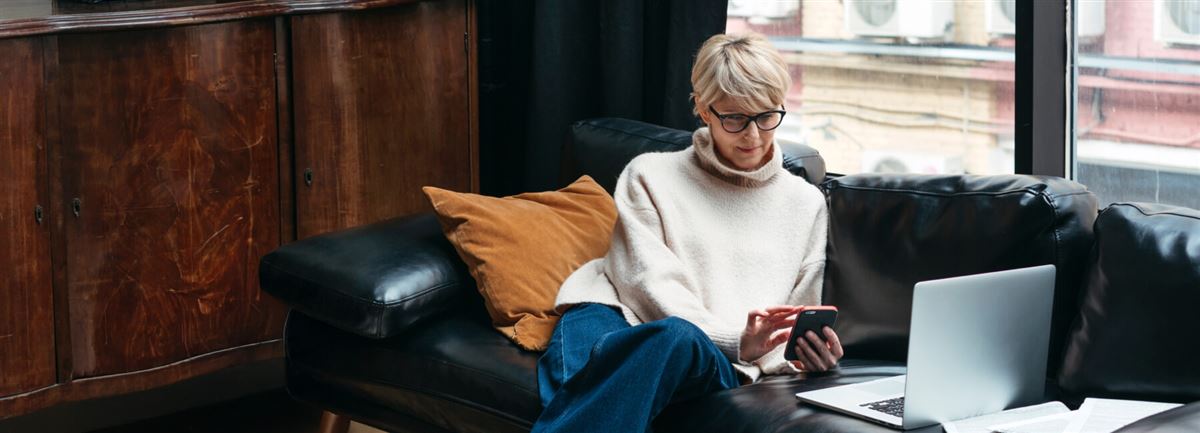 Woman with a laptop. 
